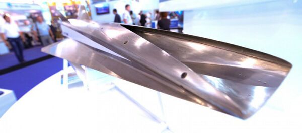 Um modelo do novo avião russo de passageiros de alta velocidade movido a hidrogênio - Sputnik Brasil