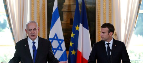 Emmanuel Macron e Benjamin Netanyahu em coletiva de imprensa - Sputnik Brasil