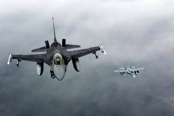 Número de aeronaves militares estrangeiras detectadas perto das fronteiras da Rússia aumenta - Sputnik Brasil