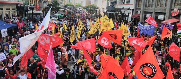 Turbulência política em 2018 é uma das preocupações do FMI - Sputnik Brasil