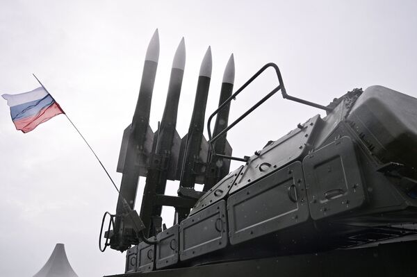 Sistema Buk-M2 durante a inauguração solene do salão aeroespacial internacional MAKS 2017 - Sputnik Brasil