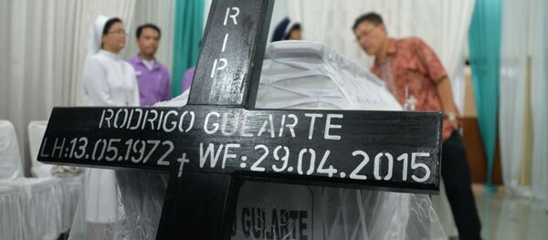 Caixão de Rodrigo Gularte antes do envio ao Brasil. - Sputnik Brasil