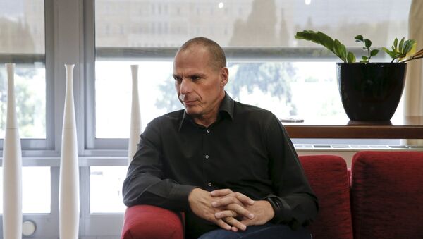 Greek Finance Minister Yanis Varoufakis is seen at his office at the ministry in Athens April 28, 2015. - Sputnik Brasil