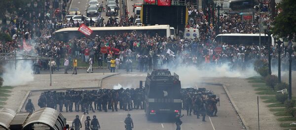 Protesto dos professores no Paraná, 29 de abril de 2015 - Sputnik Brasil