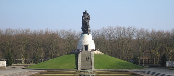 Monument to the Soviet liberator in Treptower Park, Berlin - Sputnik Brasil