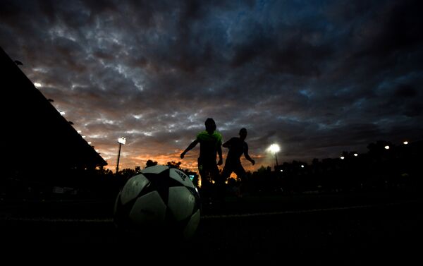 Jogo de futebol em Moscou - Sputnik Brasil