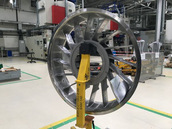 Um fan (ventoinha, em inglês) do motor SaM146 na fábrica da Saturn - Sputnik Brasil