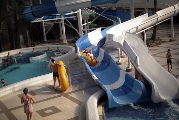 Parque aquático Munsu em Pyongyang - Sputnik Brasil