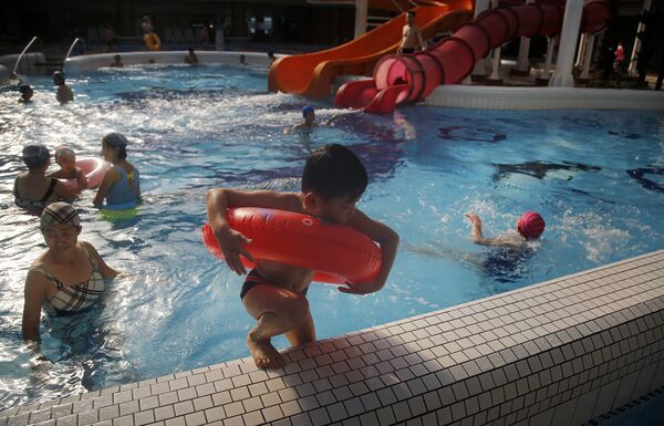 Parque aquático Munsu em Pyongyang - Sputnik Brasil