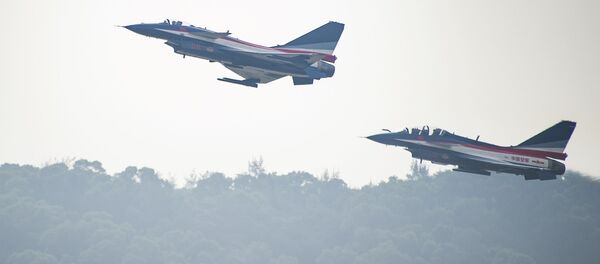 Caças J-10 do exército chinês - Sputnik Brasil