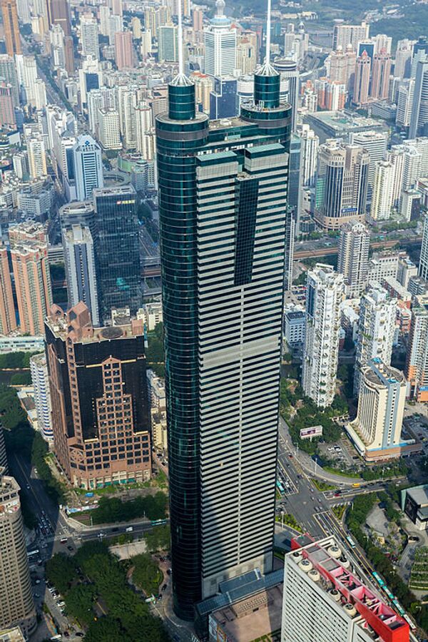 Shun Hing Square. Este prédio já foi considerado o mais alto da Ásia em sua fundação, em 1996. Agora, com 384 metros, é o terceiro mais alto arranha-céu de Shenzhen. - Sputnik Brasil
