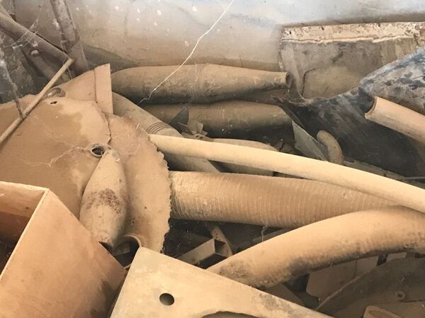 Armamentos e munições achadas em Mossul pelas forças antiterroristas do Iraque - Sputnik Brasil