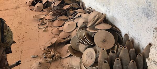 Armamentos e munições achadas em Mossul pelas forças antiterroristas do Iraque - Sputnik Brasil