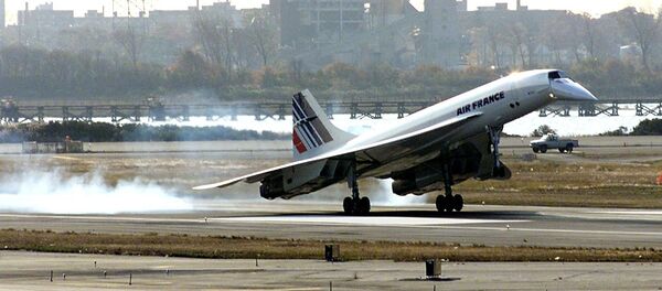 Avião Concorde das linhas aéreas Air France aterrissa no aeroporto de Nova York, em 7 de novembro de 2001 (foto de arquivo) - Sputnik Brasil
