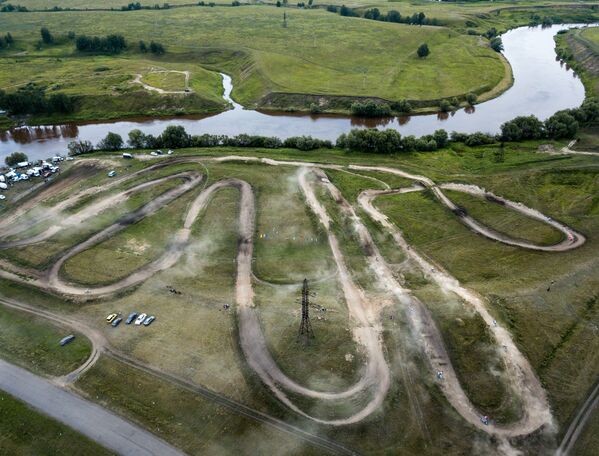 Estrada onde decorre a 2ª etapa do Campeonato da Sibéria de Motocross - Sputnik Brasil