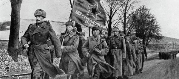Tropas soviéticas na Polônia libertada. Fevereiro de 1945 - Sputnik Brasil