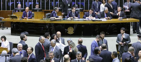 Discussão do Parecer da Comissão de Constituição e Justiça e de Cidadania que conclui pelo indeferimento da solicitação de autorização para a instauração, pelo Supremo Tribunal Federal, de processo criminal em desfavor do Presidente da República, Michel Temer - Sputnik Brasil