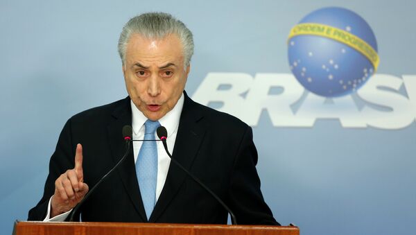 Presidente do Brasil, Michel Temer, discursa em Brasília após arquivamento de denúncia contra ele por corrupção passiva - Sputnik Brasil