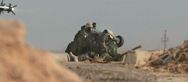 Os militares americanos lançam um míssil Javelin durante uma batalha com as tropas iraquianas em 2003 (foto de arquivo) - Sputnik Brasil