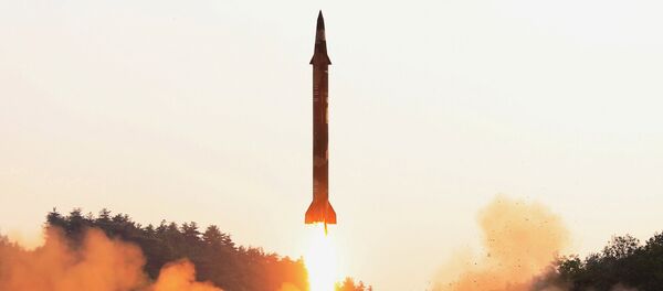 Lançamento de míssil balístico da Coreia do Norte - Sputnik Brasil