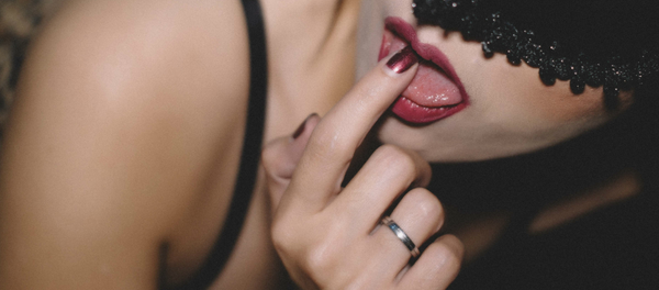 Uma mulher sensual - Sputnik Brasil