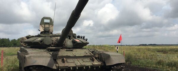 Um tanque soviético T-72 que participou de uma das fases do Rembat 2017 em Omsk - Sputnik Brasil