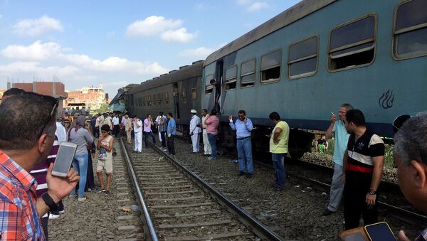 Na sexta-feira (11 de agosto de 2017) em uma ferrovia nos arredores da cidade egípcia de Alexandria colidiram dois trens – um proveniente do Cairo e o outro de Porto Said - Sputnik Brasil