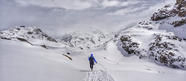 Alpinista em montes (foto de arquivo) - Sputnik Brasil