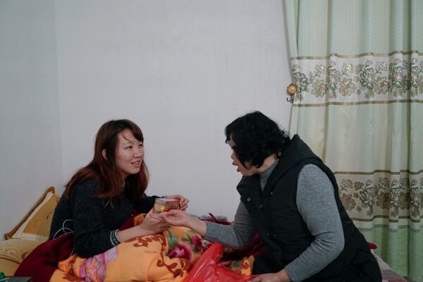 A mãe de Wang Quanming e sua falsa noiva Zhao Yuqing - Sputnik Brasil