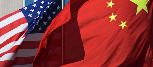 Bandeiras da China e dos EUA - Sputnik Brasil