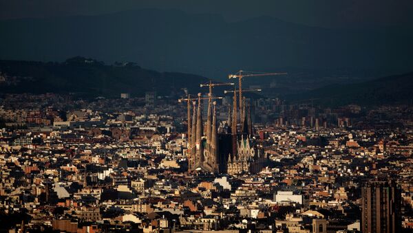 In this photo taken on Monday, Nov 1, 2010, a general view of the Sagrada Familia church is seen in Barcelona, Spain - Sputnik Brasil