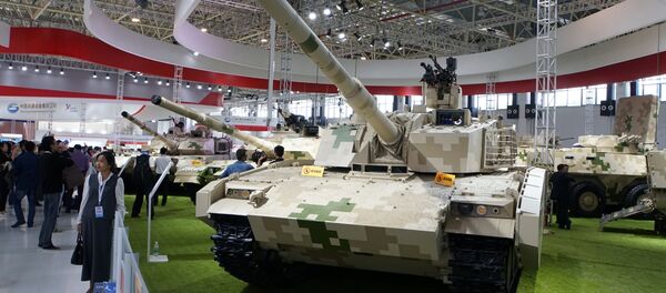 Novo tanque ligeiro chinês VT5 - Sputnik Brasil