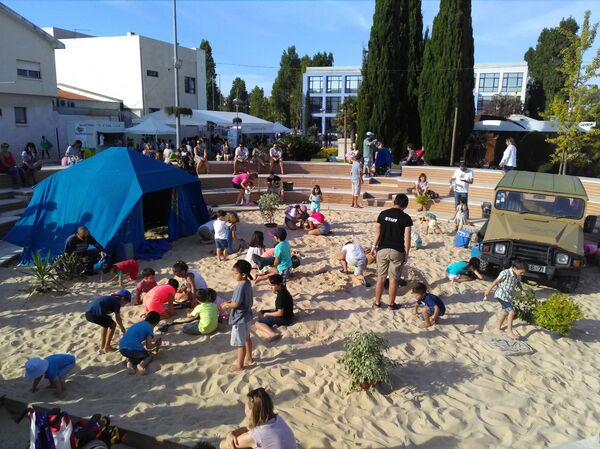 Museu da Lourinhã lança iniciativa Dinossauros Saem à Rua - Sputnik Brasil