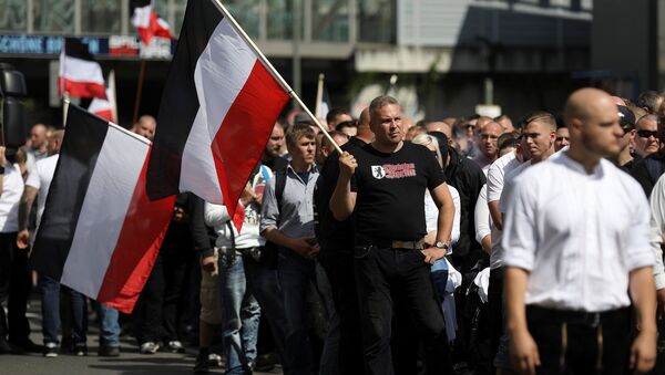 Manifestantes neonazistas foram às ruas em Berlim para homenagear Rudolf Hess, aliado de Adolf Hitler - Sputnik Brasil