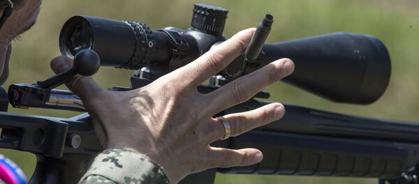 Rifle ORSIS T-5000 em ação Rifle ORSIS T-5000 em ação - Sputnik Brasil