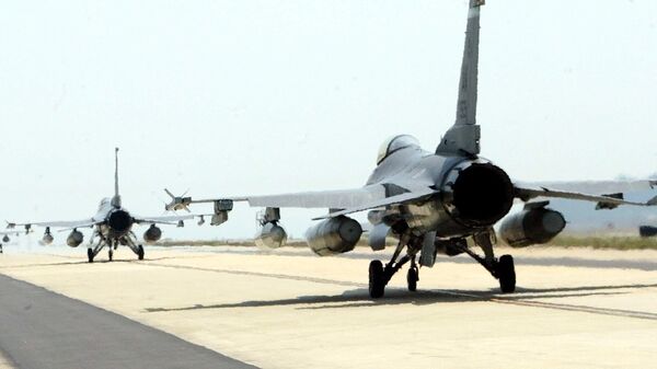 Caças F-16 da Força Aérea dos EUA na base de Kunsan, Coreia do Sul (arquivo) - Sputnik Brasil