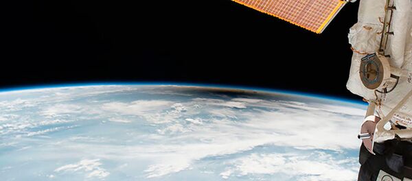 Imagem da umbra, a sombra da Lua, sobre o território dos Estados Unidos, em uma visão do espaço - Sputnik Brasil