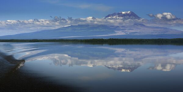 Vulcão Shiveluch, localizado na península de Kamchatka, é um dos mais ativos do mundo - Sputnik Brasil