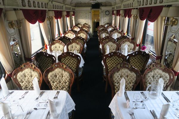Um vagão-restaurante do trem Rússia Imperial - Sputnik Brasil