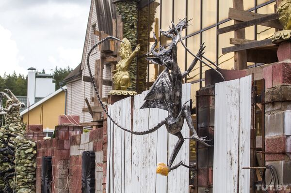 Figura de diabo guardando a casa - Sputnik Brasil