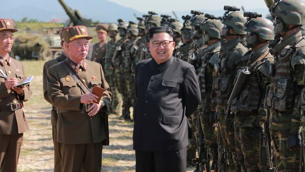 Kim Jong-un, líder da Coreia do Norte durante as manobras militares (imagem referencial) - Sputnik Brasil