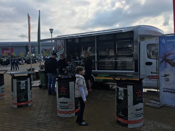 Lojas com cozinha de campanha no fórum militar EXÉRCITO 2017  - Sputnik Brasil