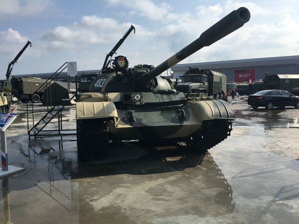 Tanque T-54 exposto no fórum militar EXÉRCITO 2017 - Sputnik Brasil