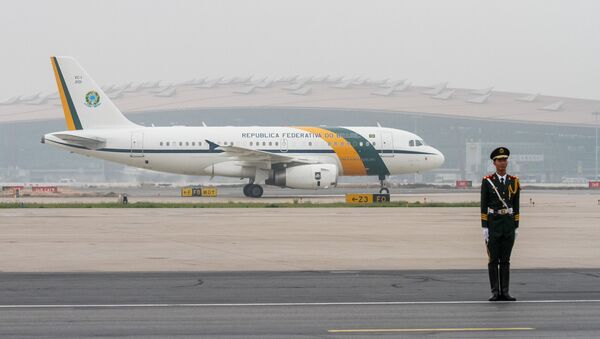 Chegada do avião presidencial em Pequim. - Sputnik Brasil