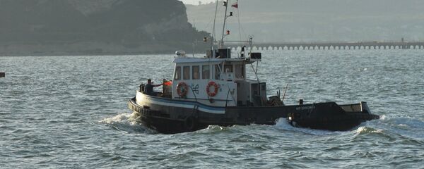 Navio no estreito de Kerch que une o mar Negro ao mar de Azov - Sputnik Brasil