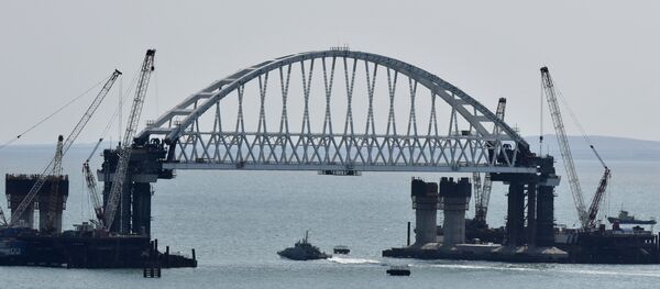 Ponte da Crimeia em construção - Sputnik Brasil
