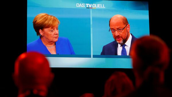 Jornalistas em Berlim acompanham debate entre Merkel e Schulz - Sputnik Brasil