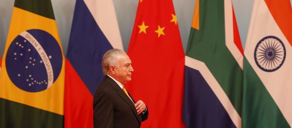 Presidente a caminho da tradicional foto dos chefes de Estado do Brics. - Sputnik Brasil