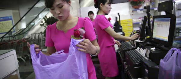 Potonggang, um supermercado em Pyongyang, administrado pelo Estado - Sputnik Brasil