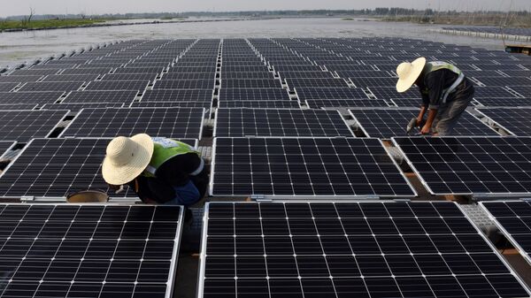 Projetos de energia renovável, como a solar, estão no foco dos financiamentos do banco - Sputnik Brasil